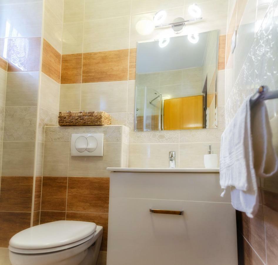 Erika Apartmanház Dombóvár Exterior foto